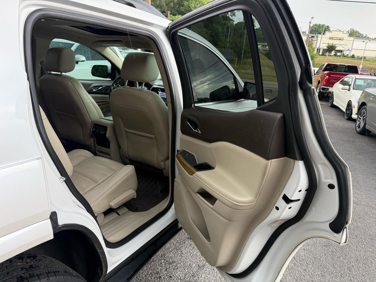 GMC Acadia FWD 4dr Denali 2017