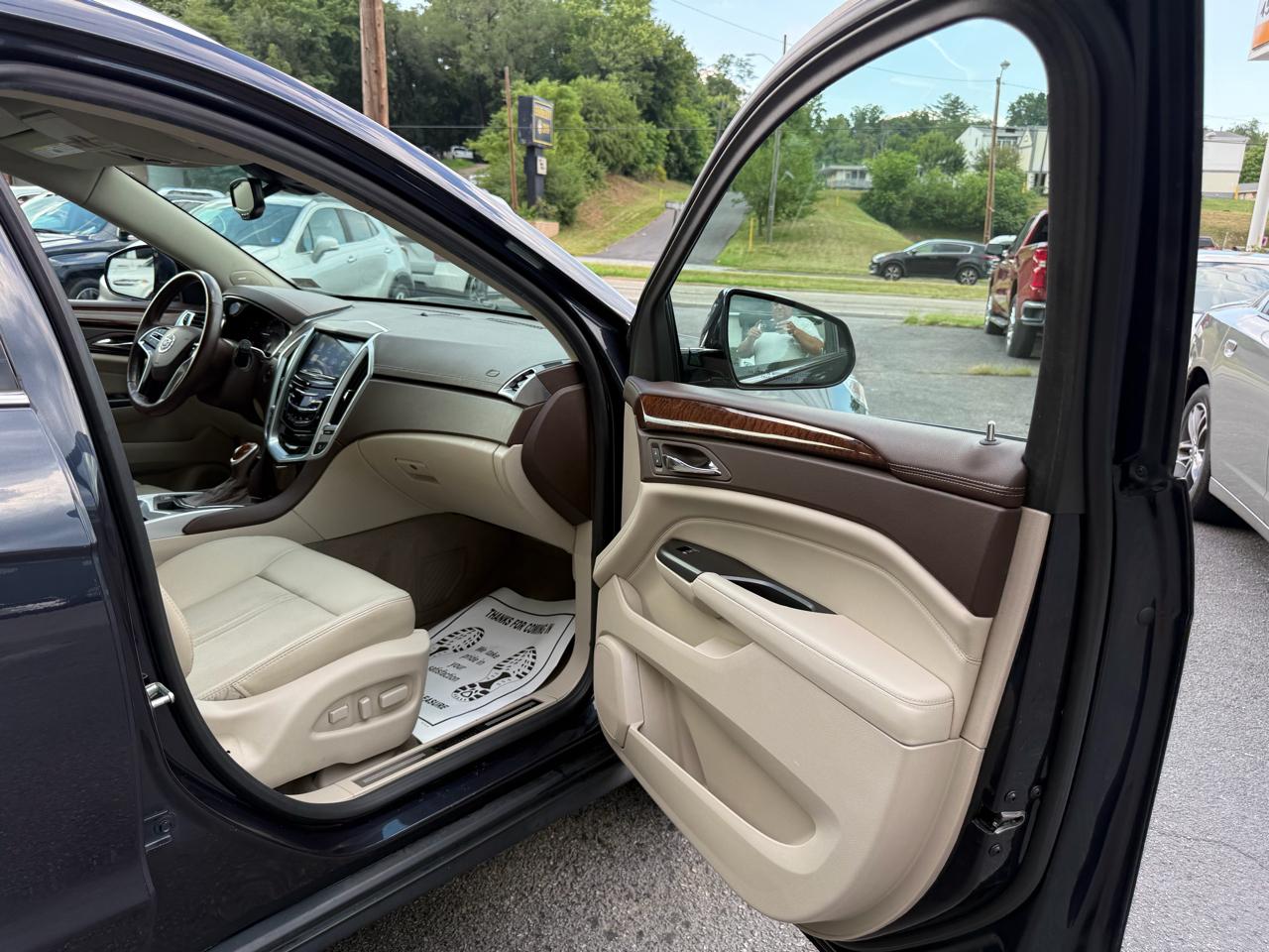 Cadillac SRX FWD 4dr Luxury Collection 2016