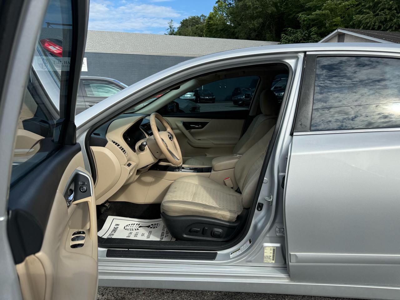 Nissan Altima 4dr Sdn I4 2.5 SV 2016