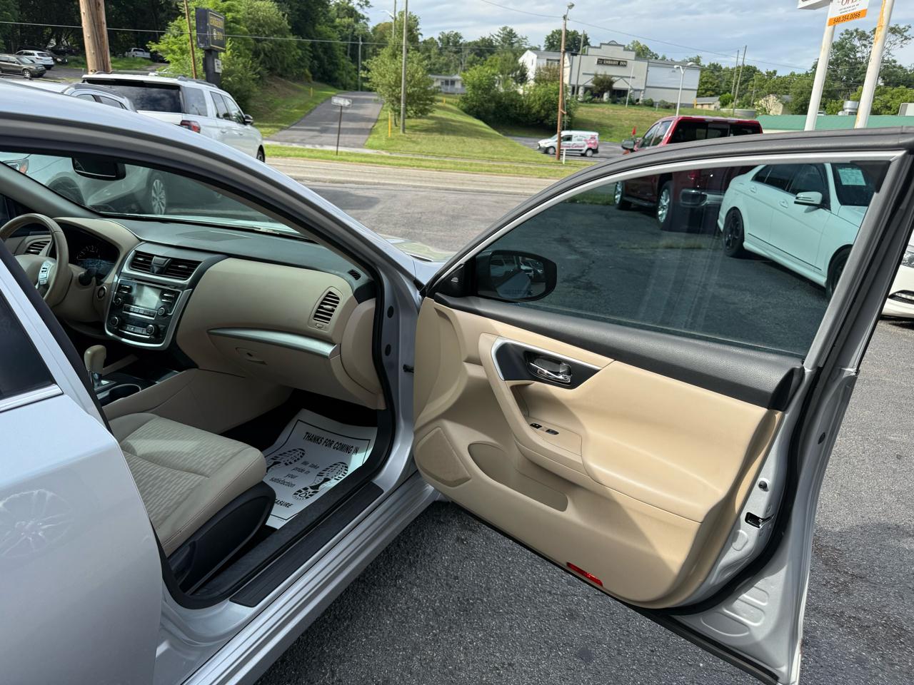 Nissan Altima 4dr Sdn I4 2.5 SV 2016