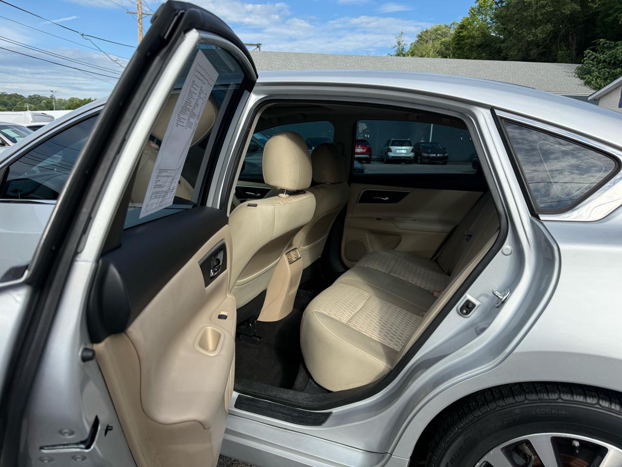 Nissan Altima 4dr Sdn I4 2.5 SV 2016