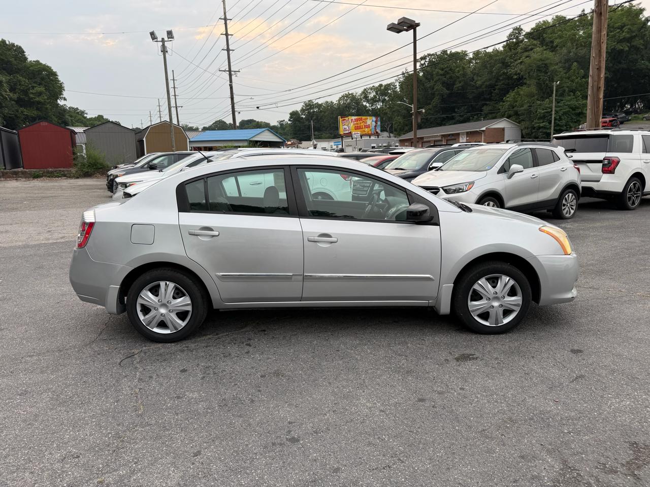 Nissan Sentra 4dr Sdn I4 CVT 2.0 S 2010