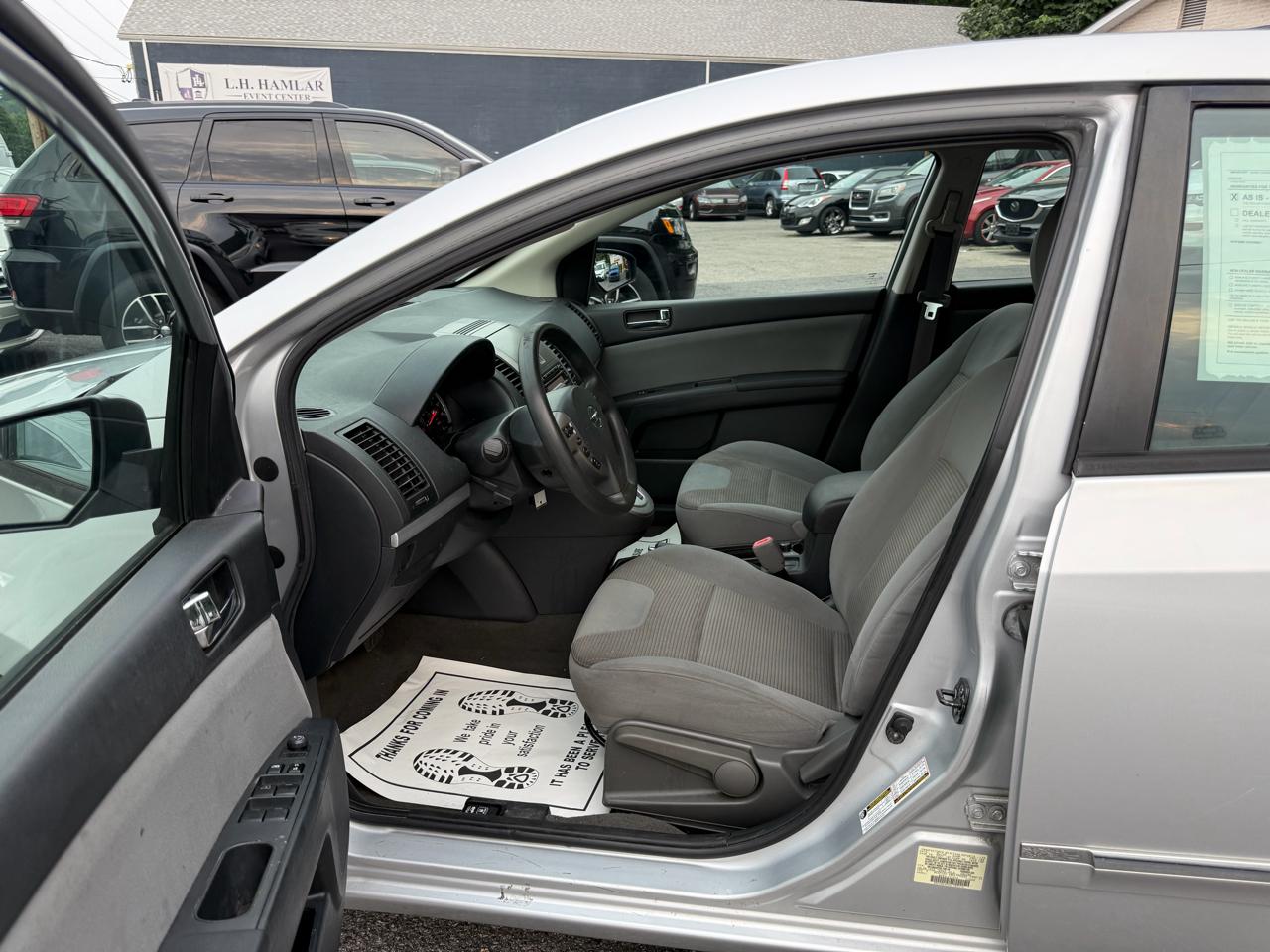 Nissan Sentra 4dr Sdn I4 CVT 2.0 S 2010