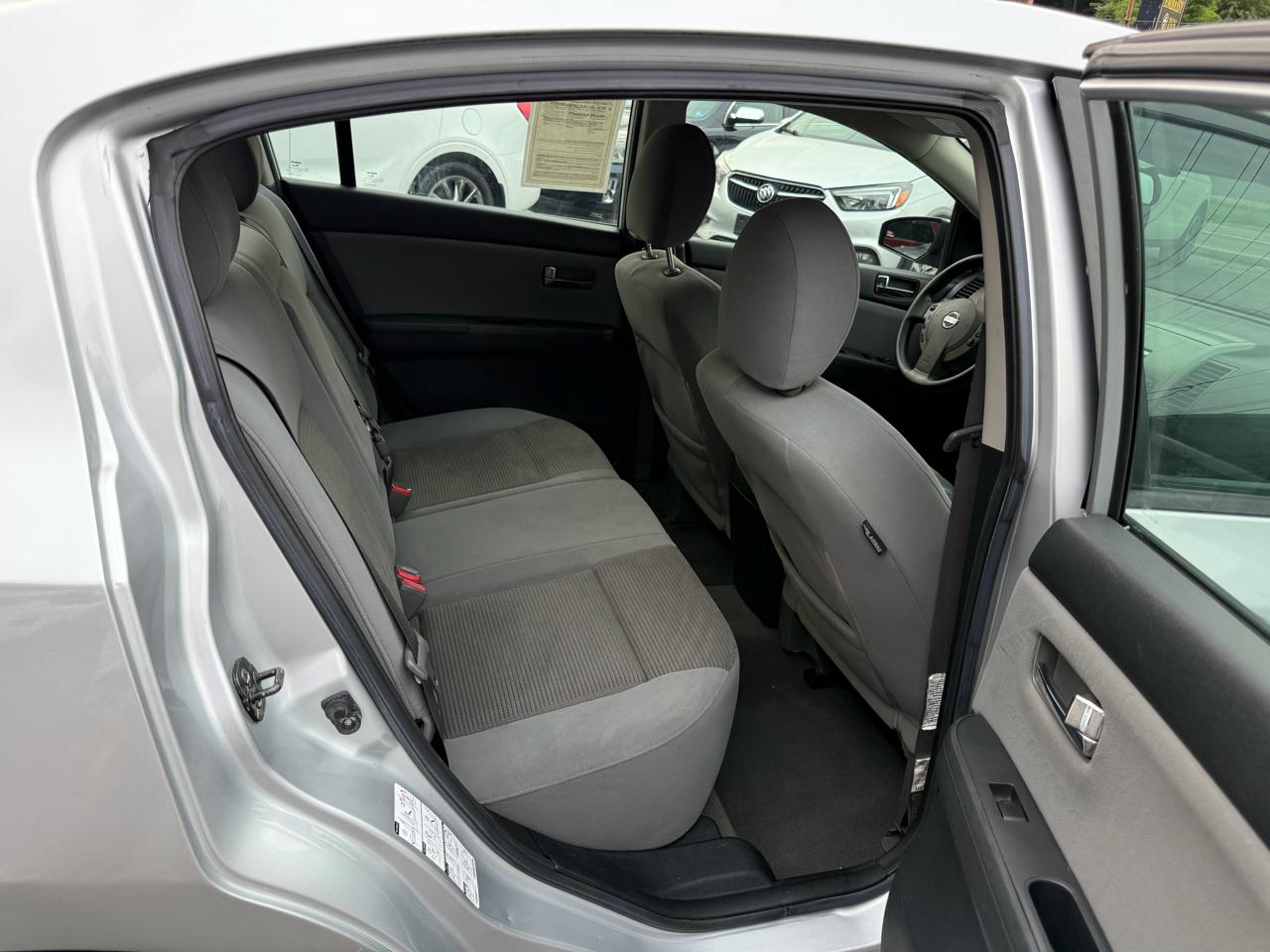 Nissan Sentra 4dr Sdn I4 CVT 2.0 S 2010