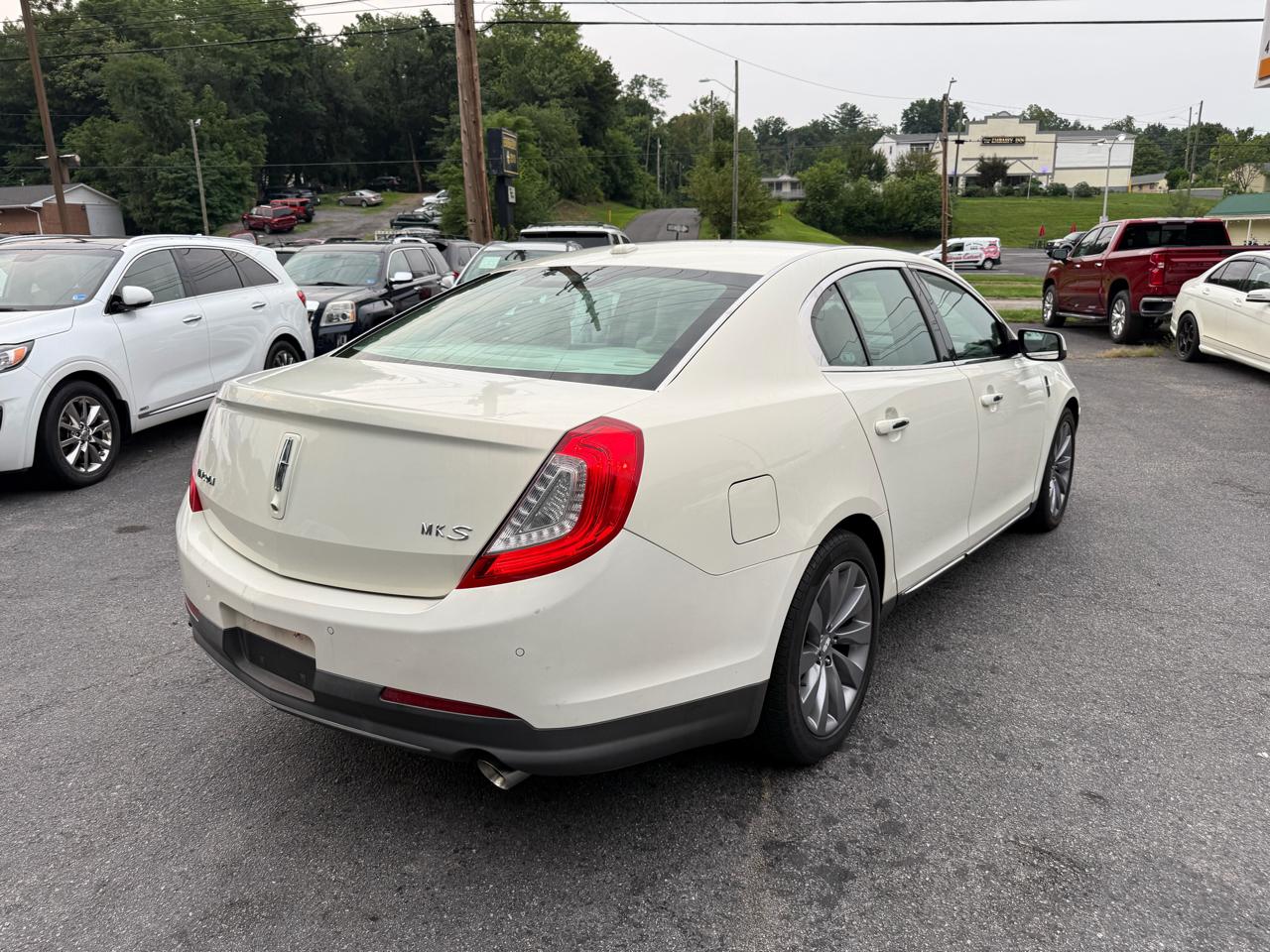 Lincoln MKS 4dr Sdn 3.7L FWD 2013
