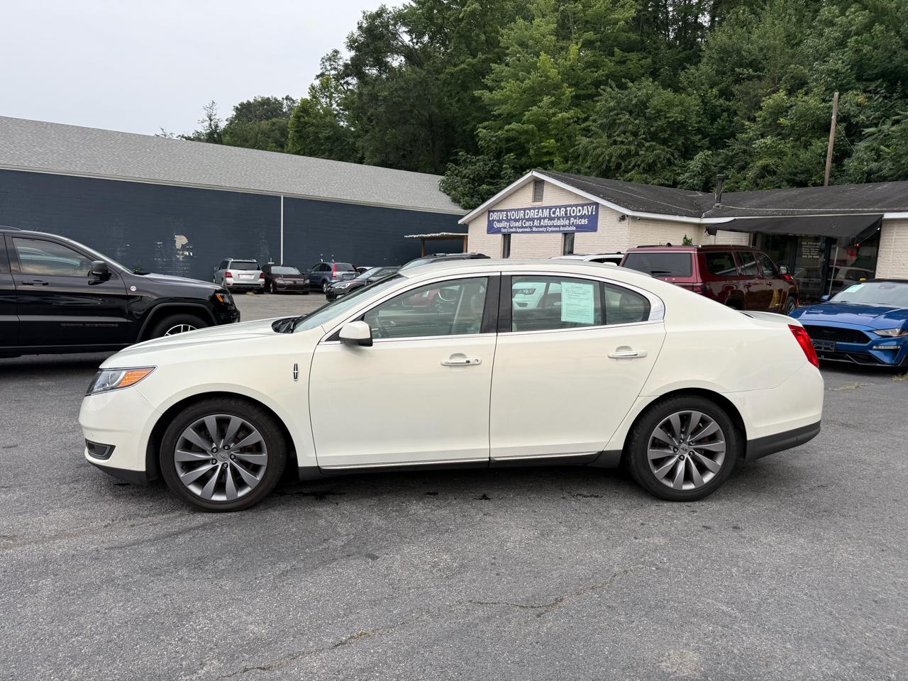 Lincoln MKS 4dr Sdn 3.7L FWD 2013