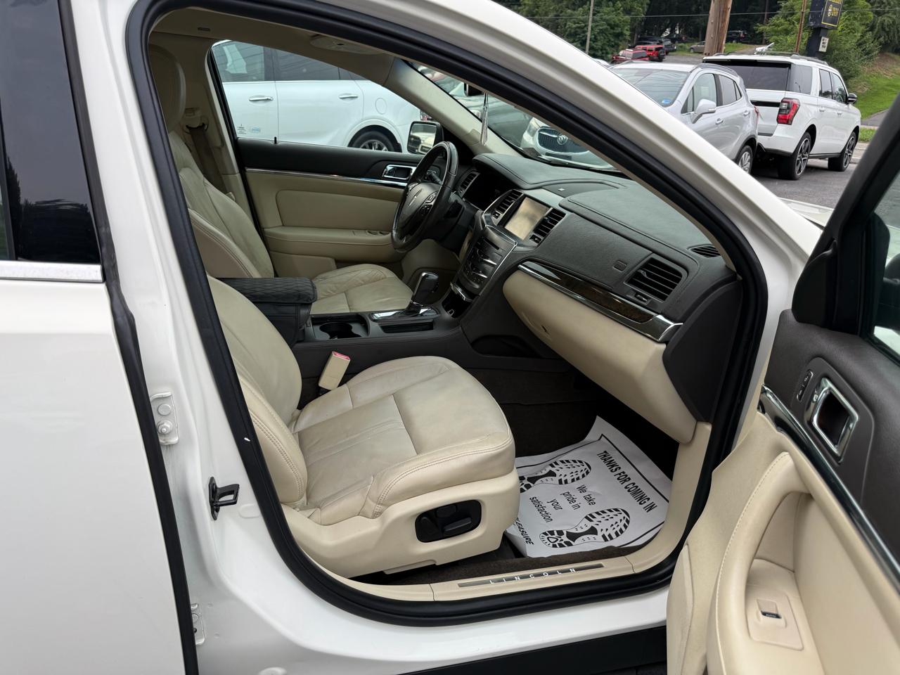 Lincoln MKS 4dr Sdn 3.7L FWD 2013