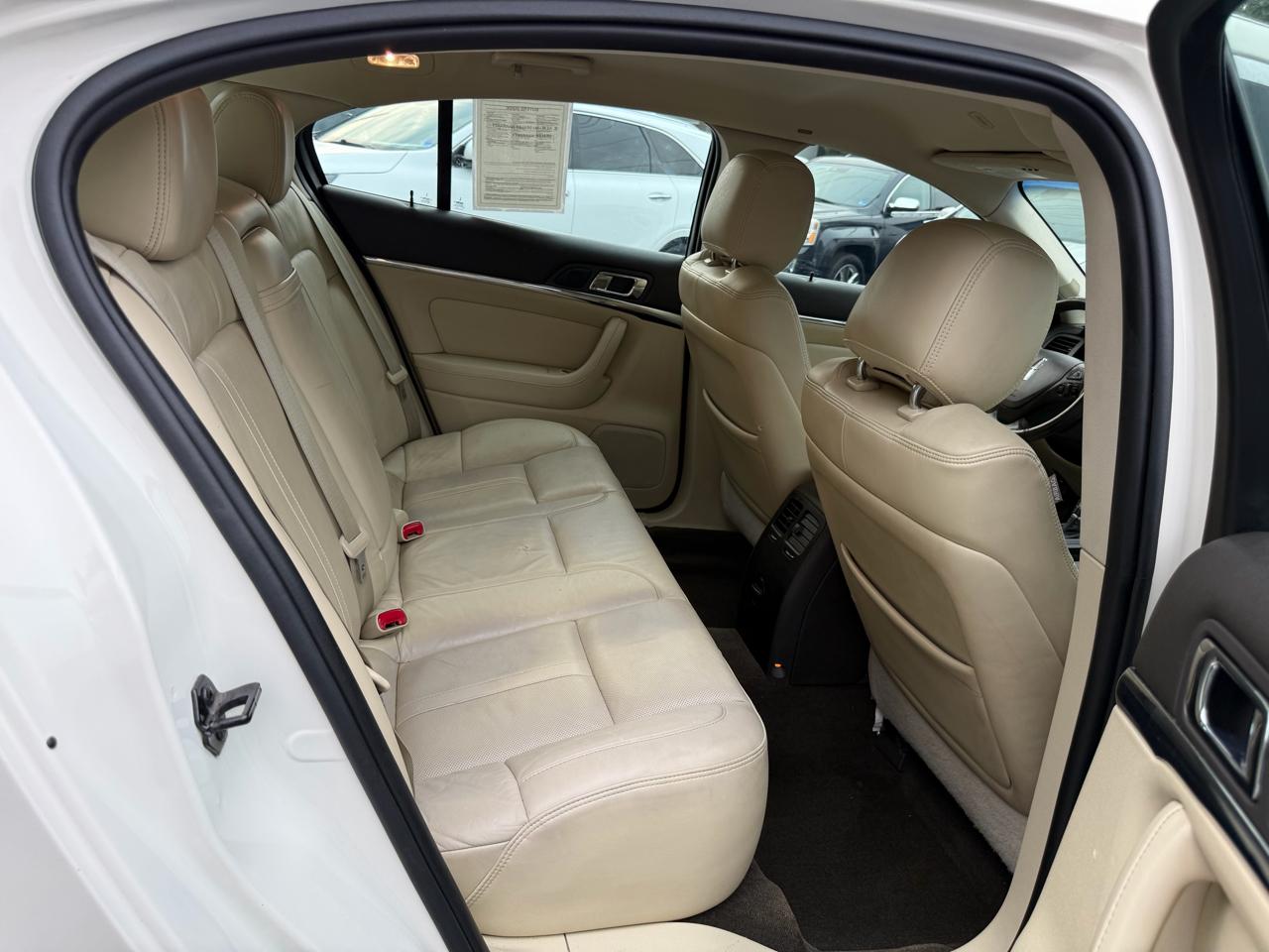 Lincoln MKS 4dr Sdn 3.7L FWD 2013