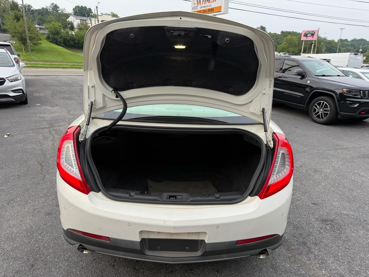 Lincoln MKS 4dr Sdn 3.7L FWD 2013