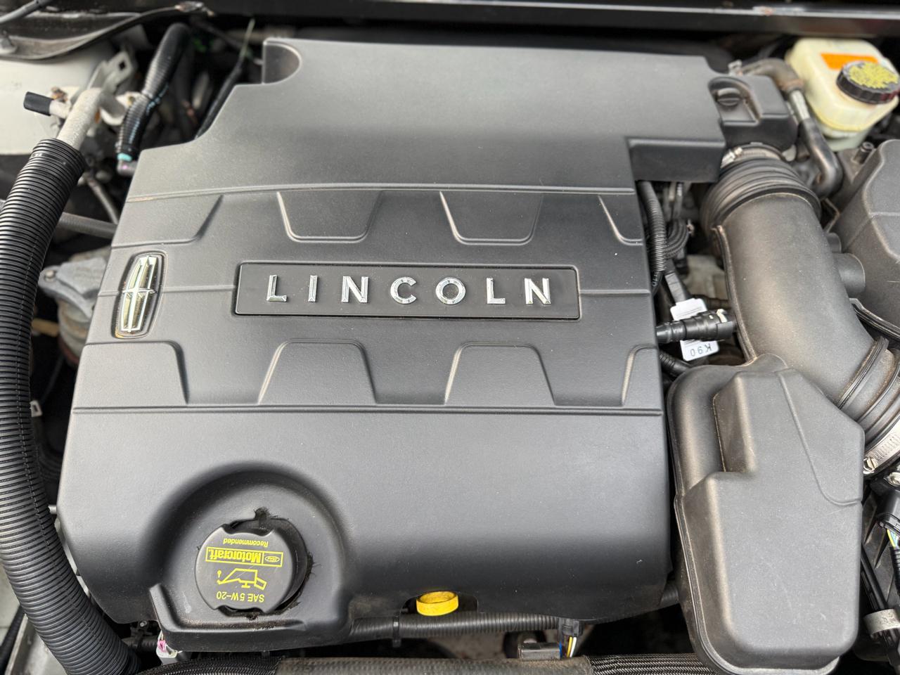 Lincoln MKS 4dr Sdn 3.7L FWD 2013