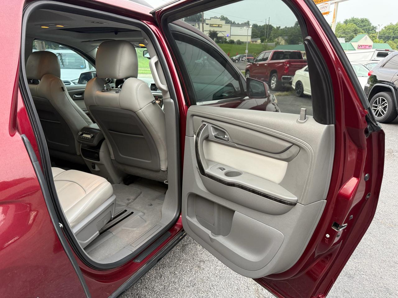 GMC Acadia FWD 4dr SLT w/SLT-1 2015