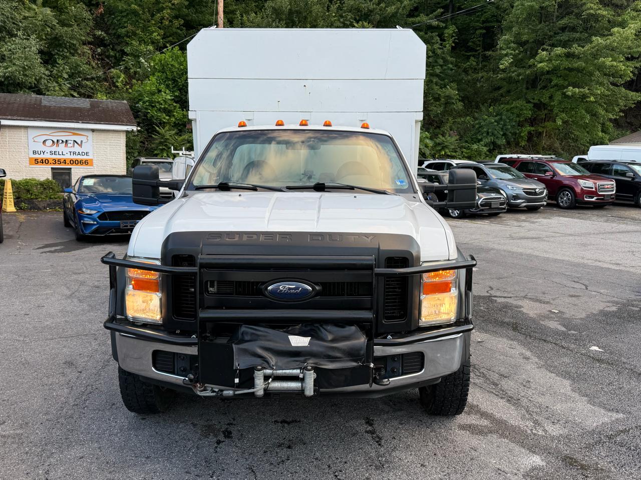 Ford Super Duty F-550 DRW 4WD Reg Cab 141" WB 60" CA XLT 2008