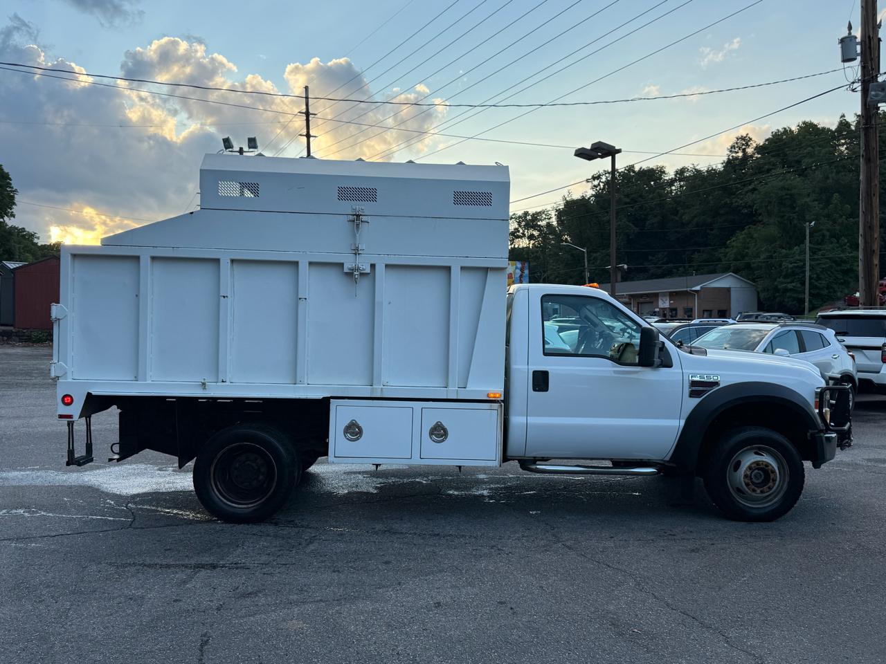 Ford Super Duty F-550 DRW 4WD Reg Cab 141" WB 60" CA XLT 2008