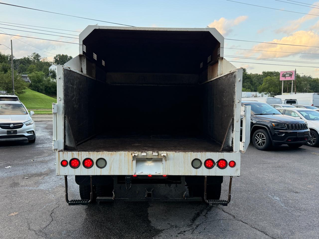 Ford Super Duty F-550 DRW 4WD Reg Cab 141" WB 60" CA XLT 2008