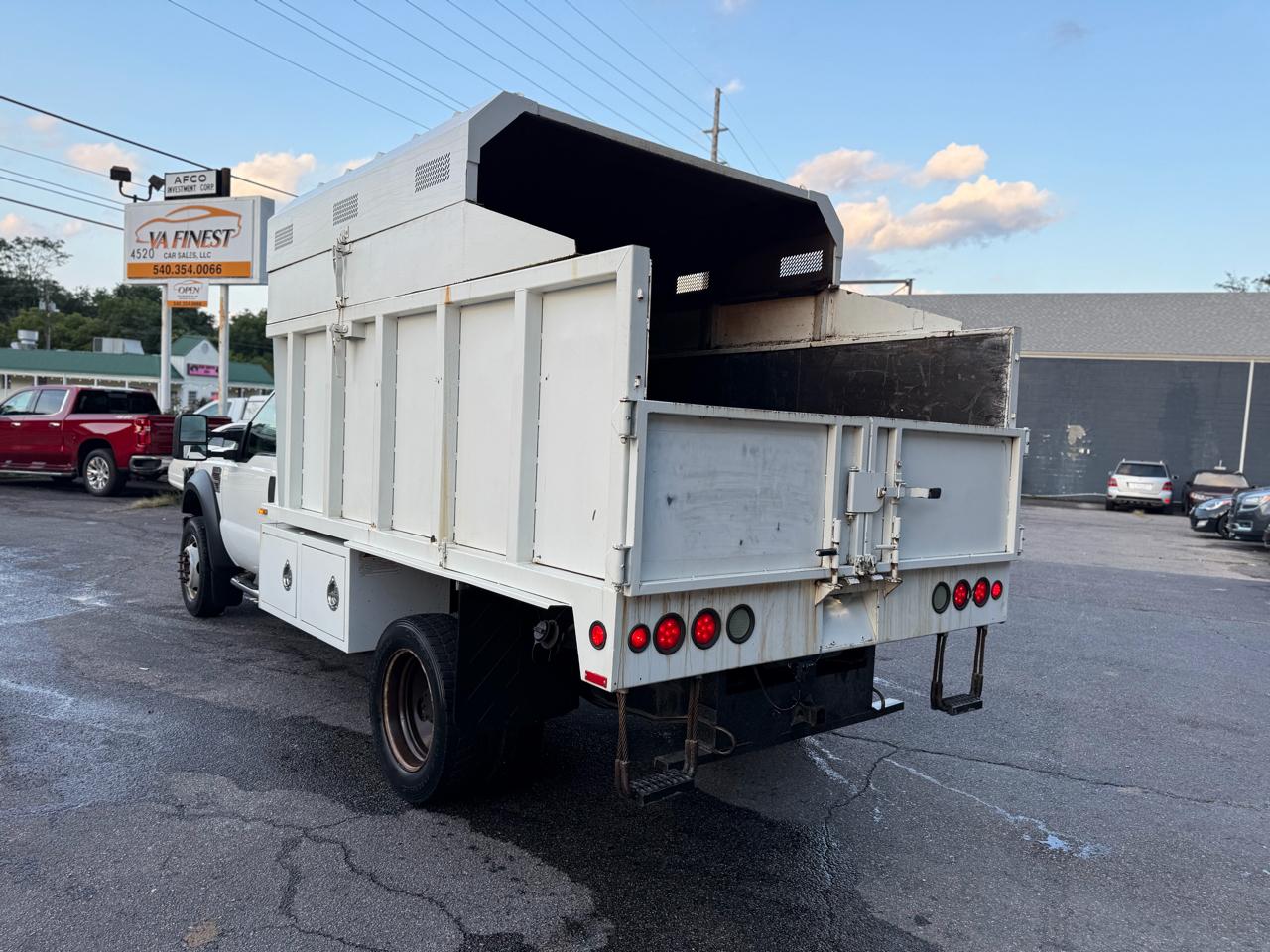 Ford Super Duty F-550 DRW 4WD Reg Cab 141" WB 60" CA XLT 2008