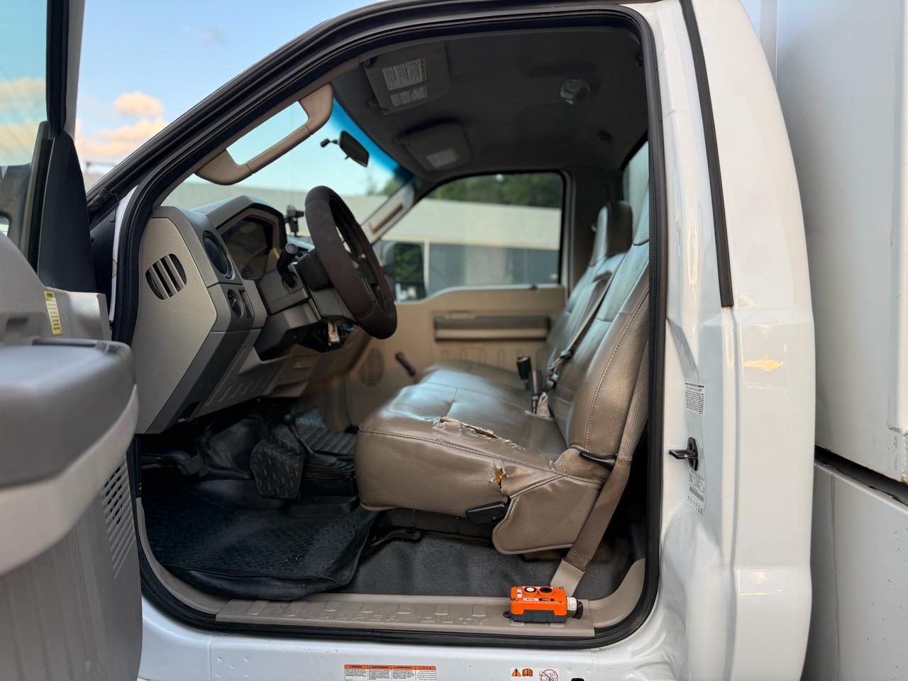 Ford Super Duty F-550 DRW 4WD Reg Cab 141" WB 60" CA XLT 2008
