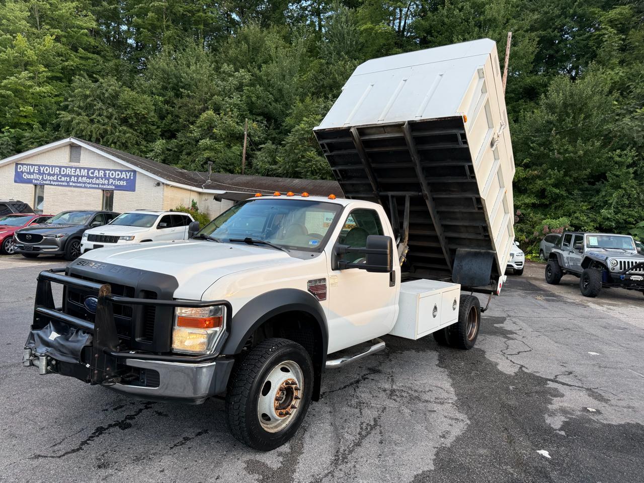 Ford Super Duty F-550 DRW 4WD Reg Cab 141" WB 60" CA XLT 2008