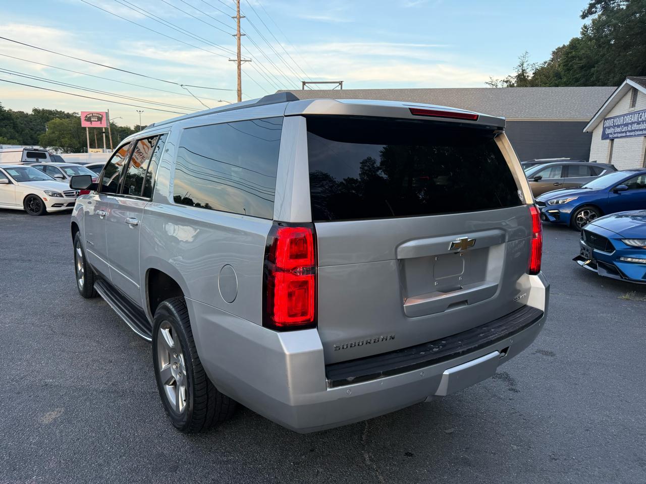 Chevrolet Suburban 2WD 4dr 1500 Premier 2018