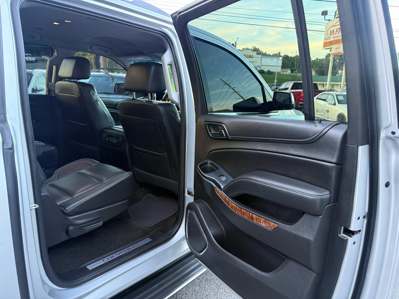 Chevrolet Suburban 2WD 4dr 1500 Premier 2018