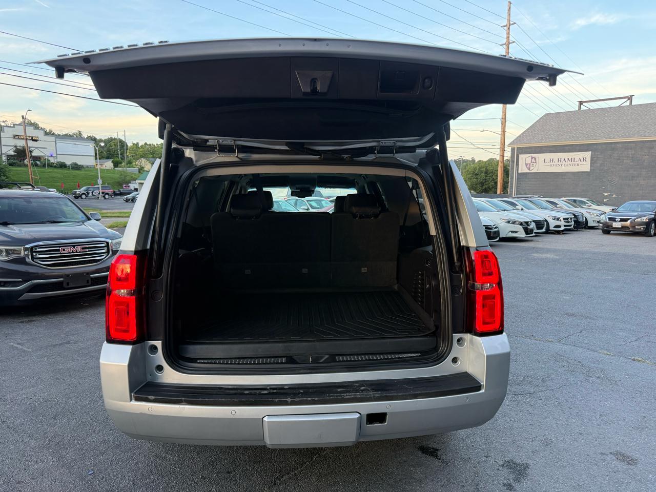 Chevrolet Suburban 2WD 4dr 1500 Premier 2018