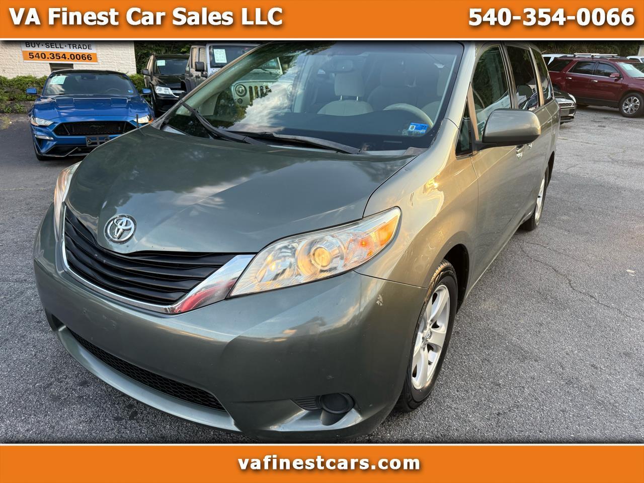 Toyota Sienna 5dr 7-Pass Van V6 LE FWD (Natl) 2011