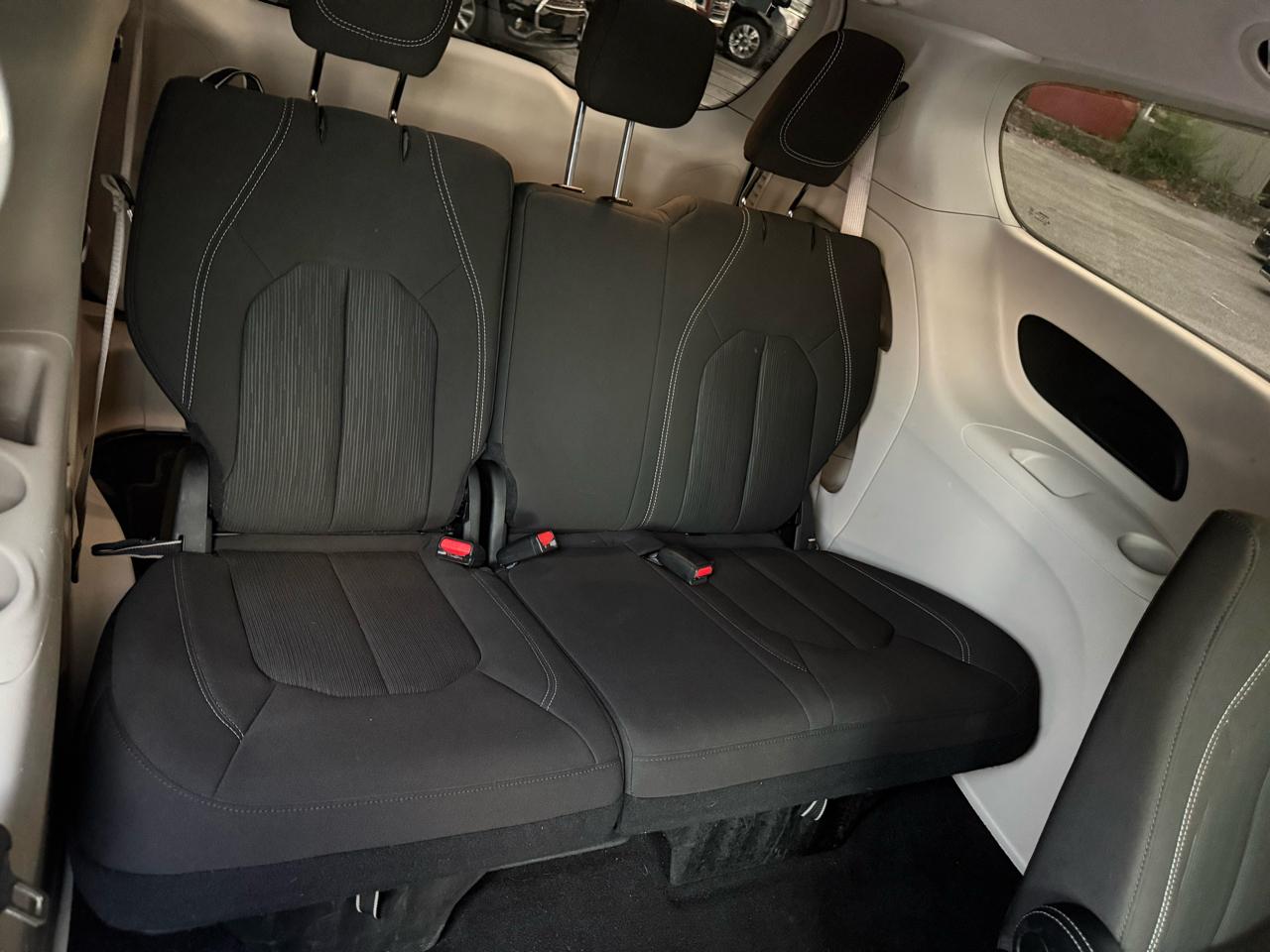Chrysler Voyager LX FWD 2023