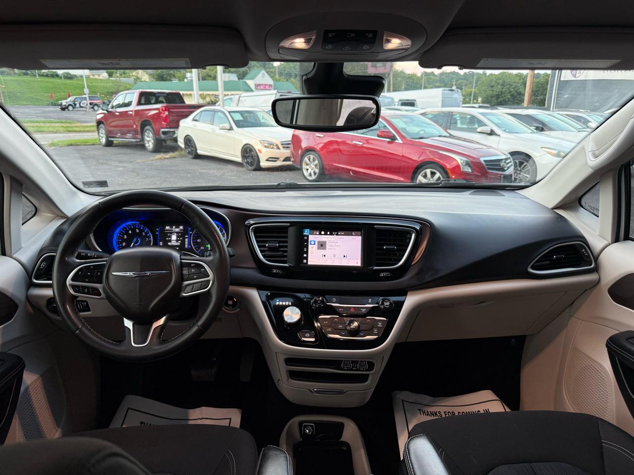 Chrysler Voyager LX FWD 2023