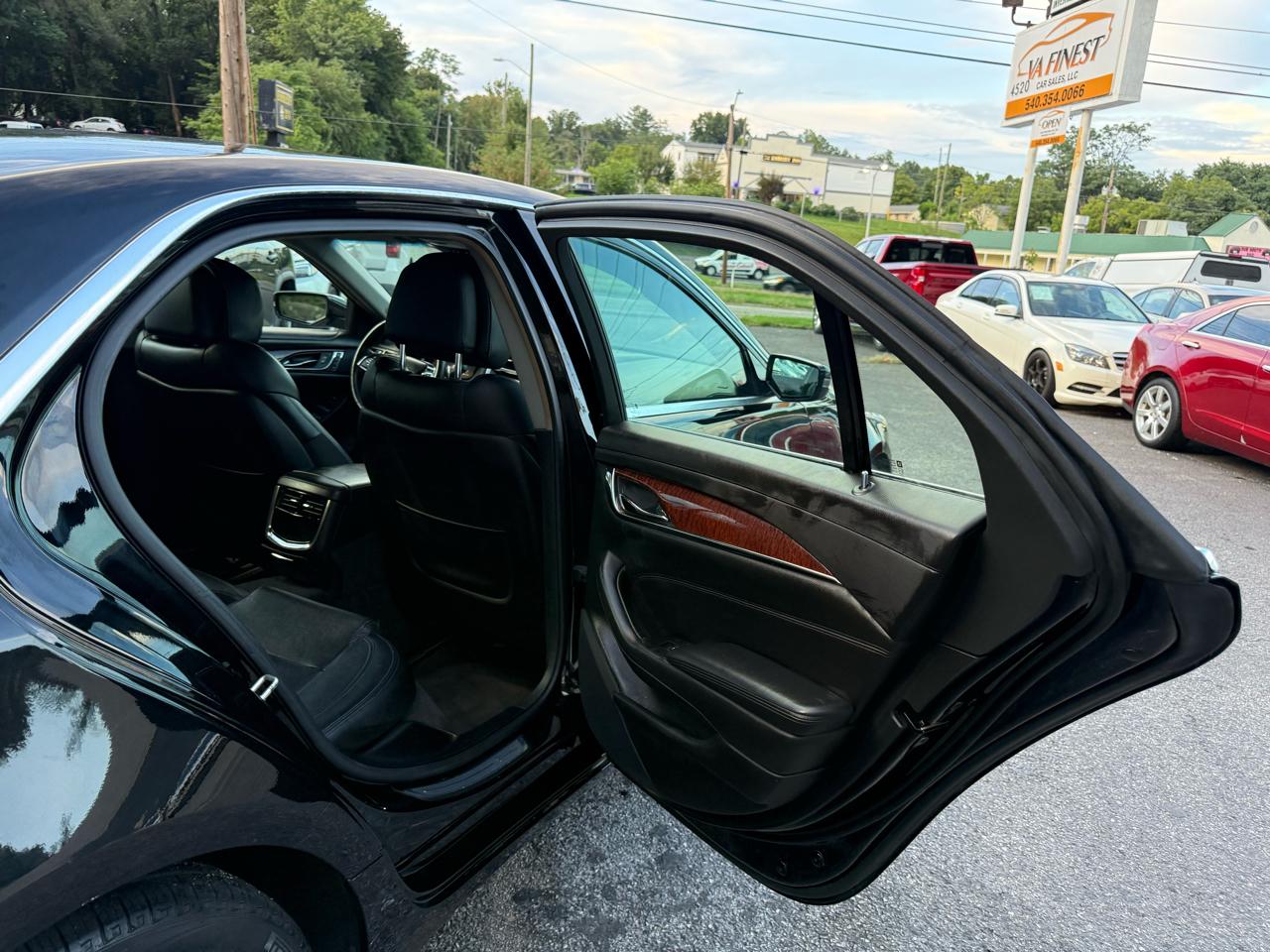 Cadillac CTS Sedan 4dr Sdn 2.0L Turbo Luxury RWD 2014