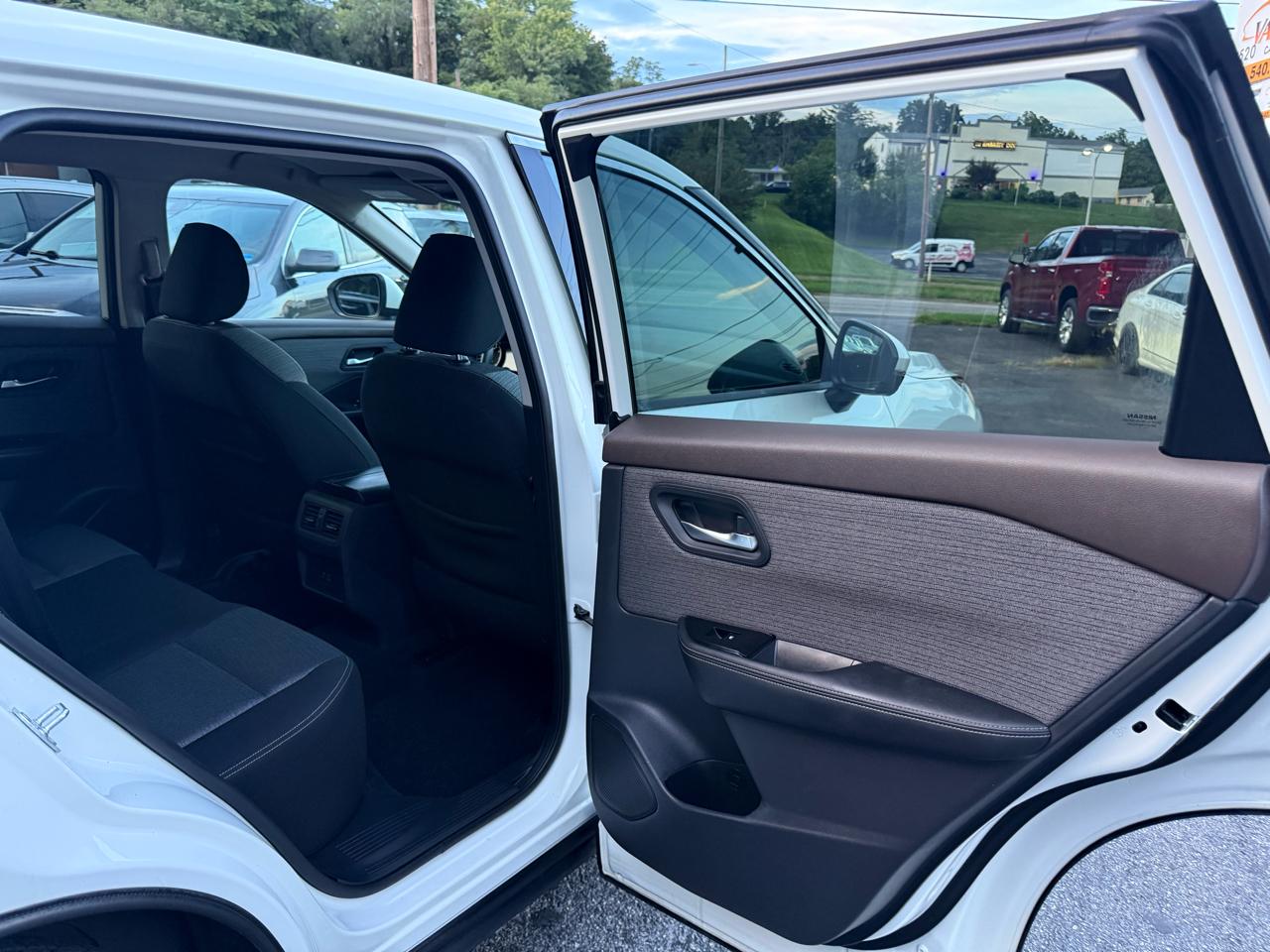 Nissan Rogue AWD SV 2021