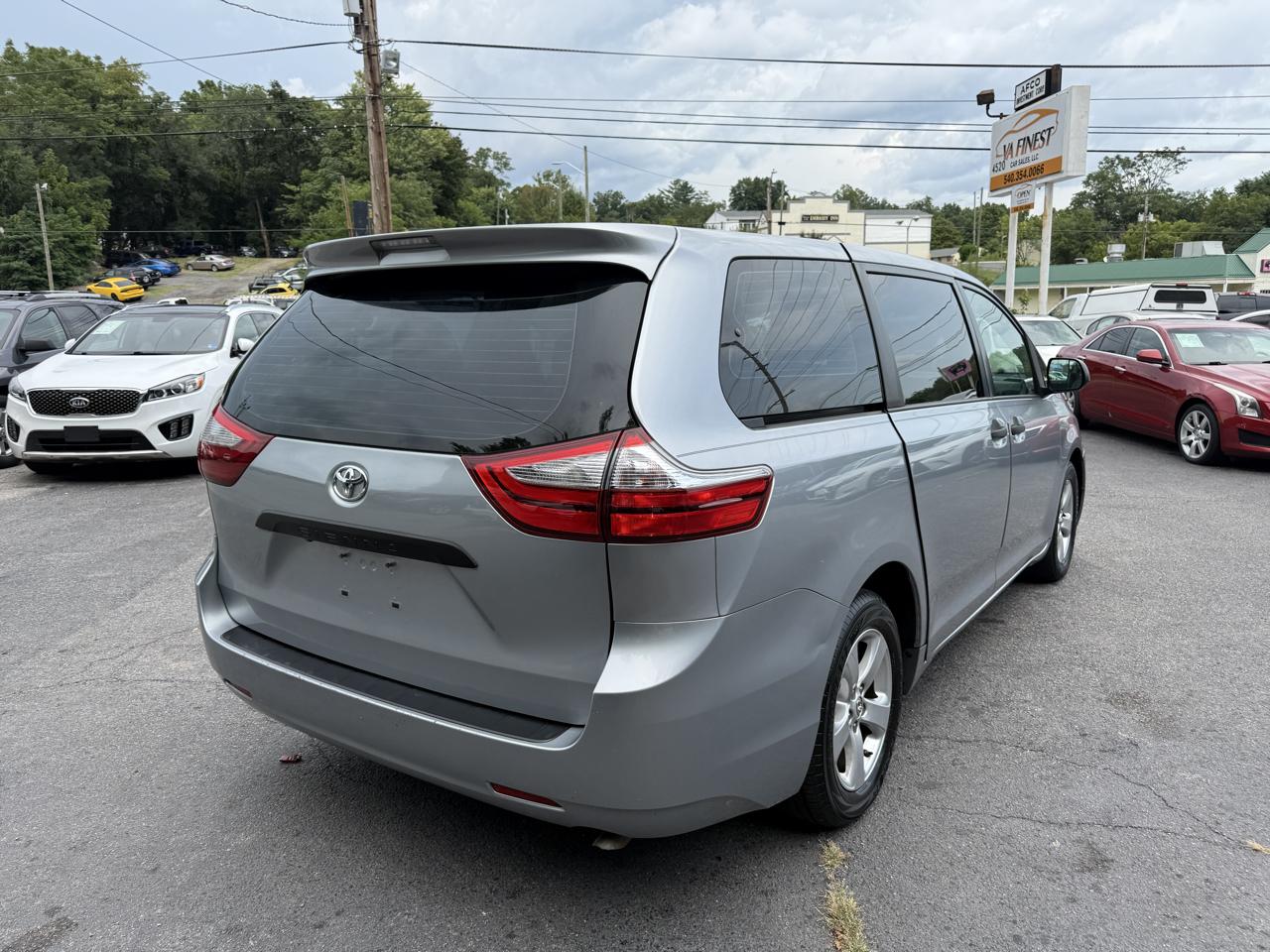 Toyota Sienna 5dr 7-Pass Van L FWD (Natl) 2015