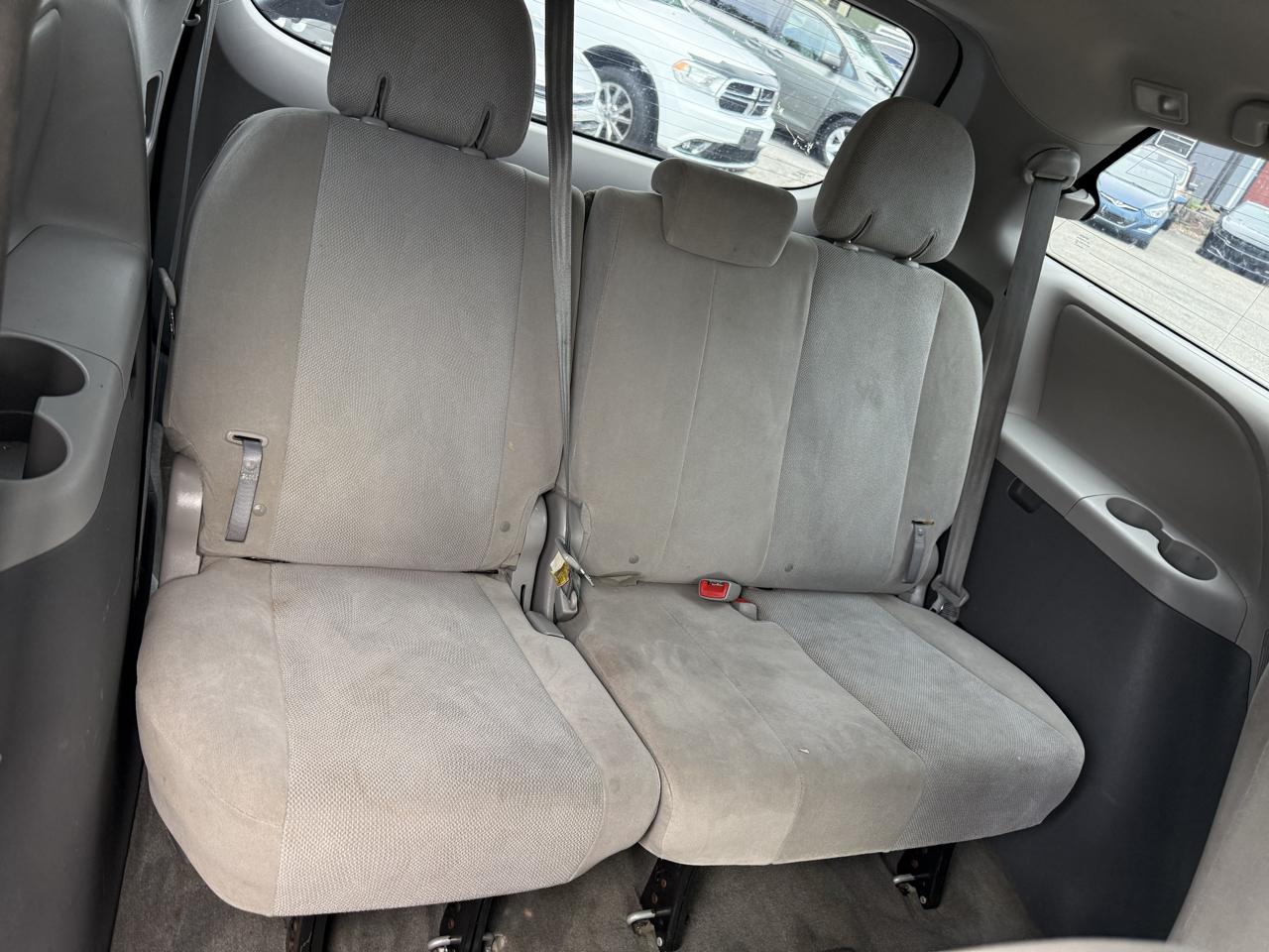 Toyota Sienna 5dr 7-Pass Van L FWD (Natl) 2015