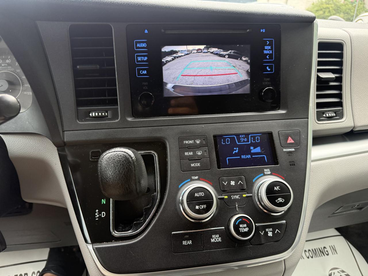 Toyota Sienna 5dr 7-Pass Van L FWD (Natl) 2015