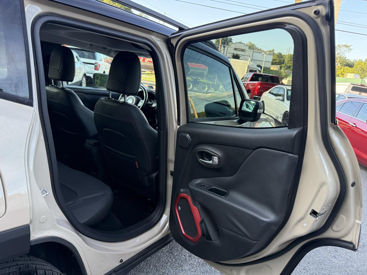 Jeep Renegade 4WD 4dr Trailhawk 2016