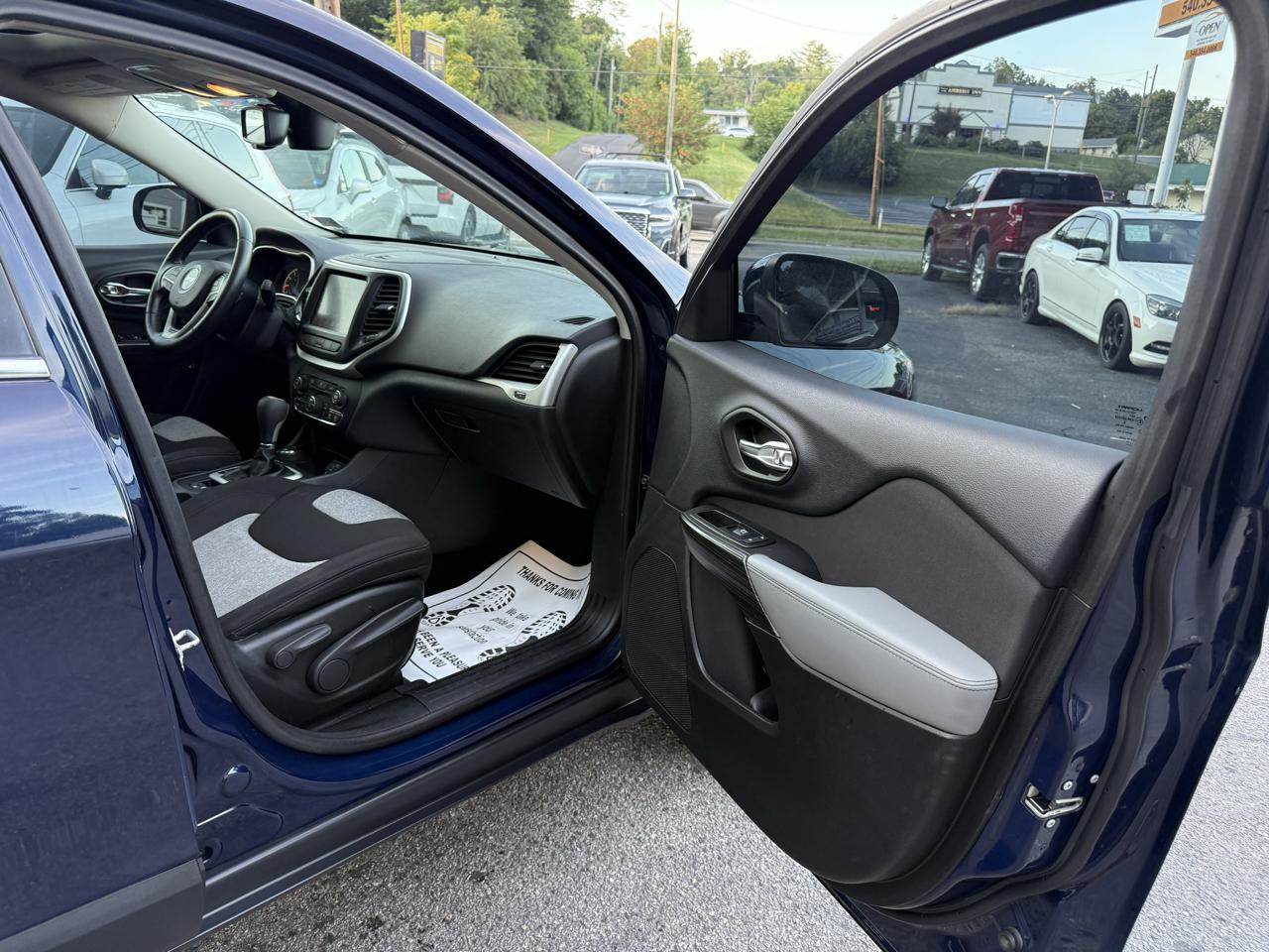 Jeep Cherokee 4WD 4dr Latitude 2014