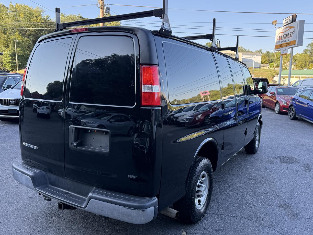 Chevrolet Express Cargo Van RWD 2500 135" 2022