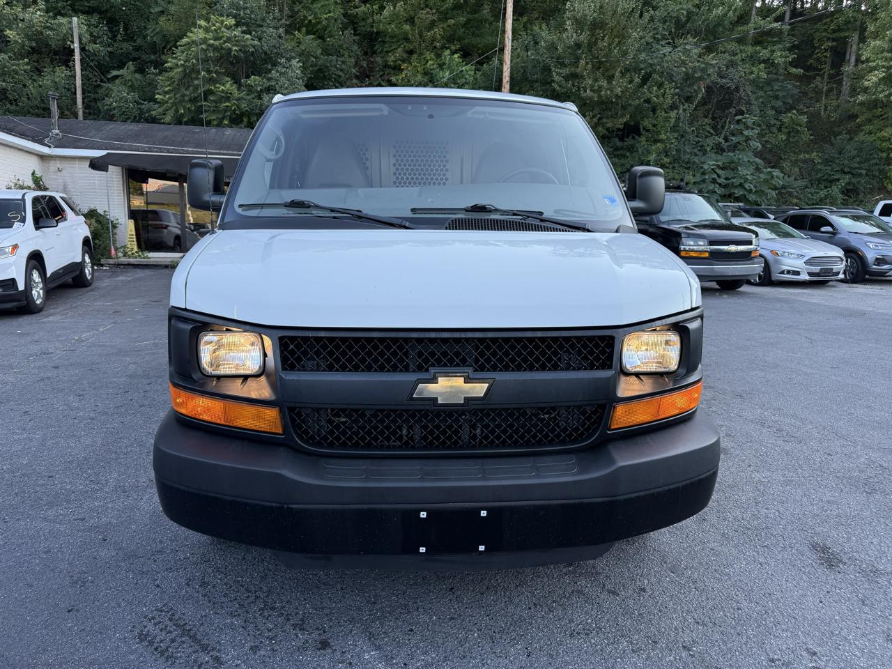 Chevrolet Express Cargo Van RWD 2500 135" 2014
