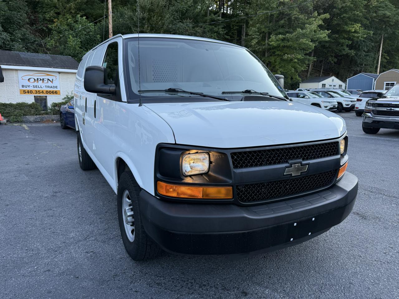 Chevrolet Express Cargo Van RWD 2500 135" 2014