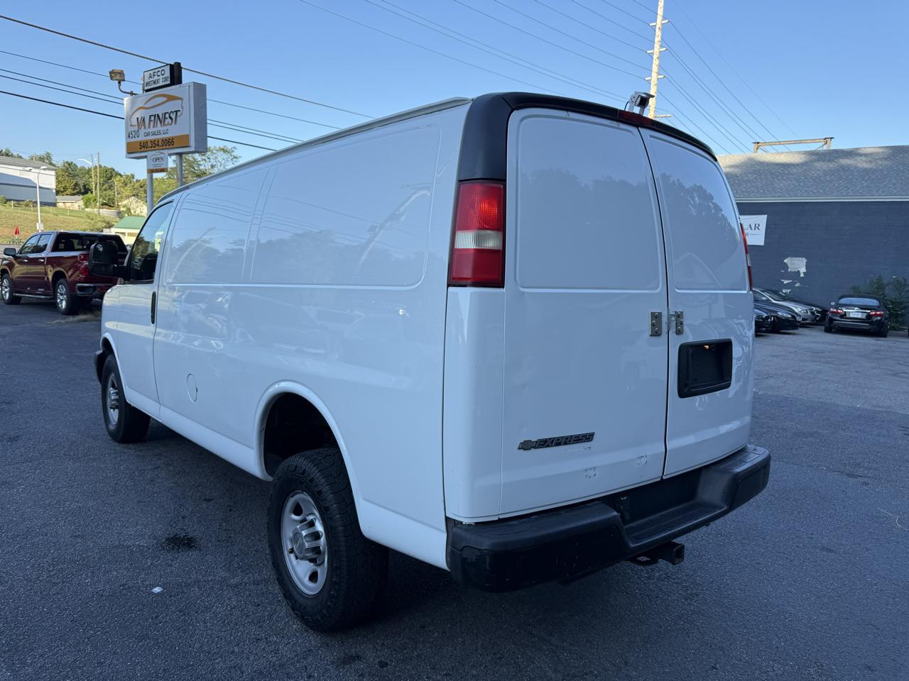 Chevrolet Express Cargo Van RWD 2500 135" 2014