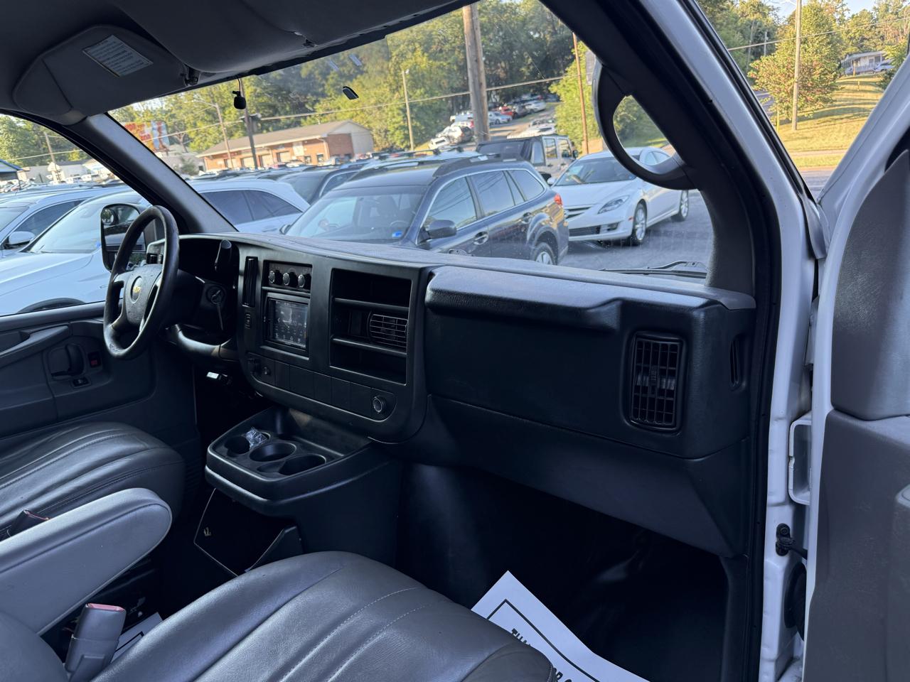 Chevrolet Express Cargo Van RWD 2500 135" 2014
