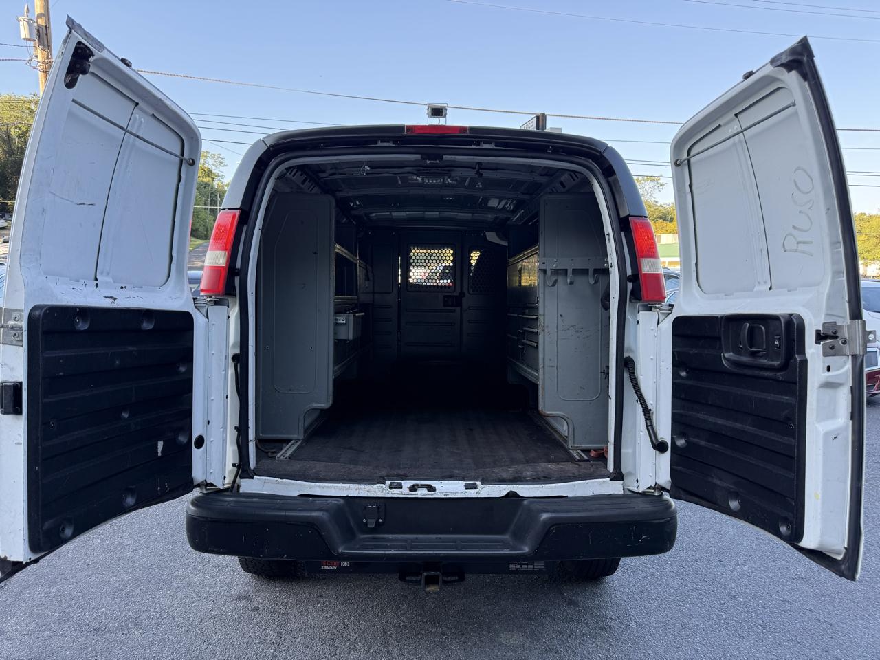 Chevrolet Express Cargo Van RWD 2500 135" 2014