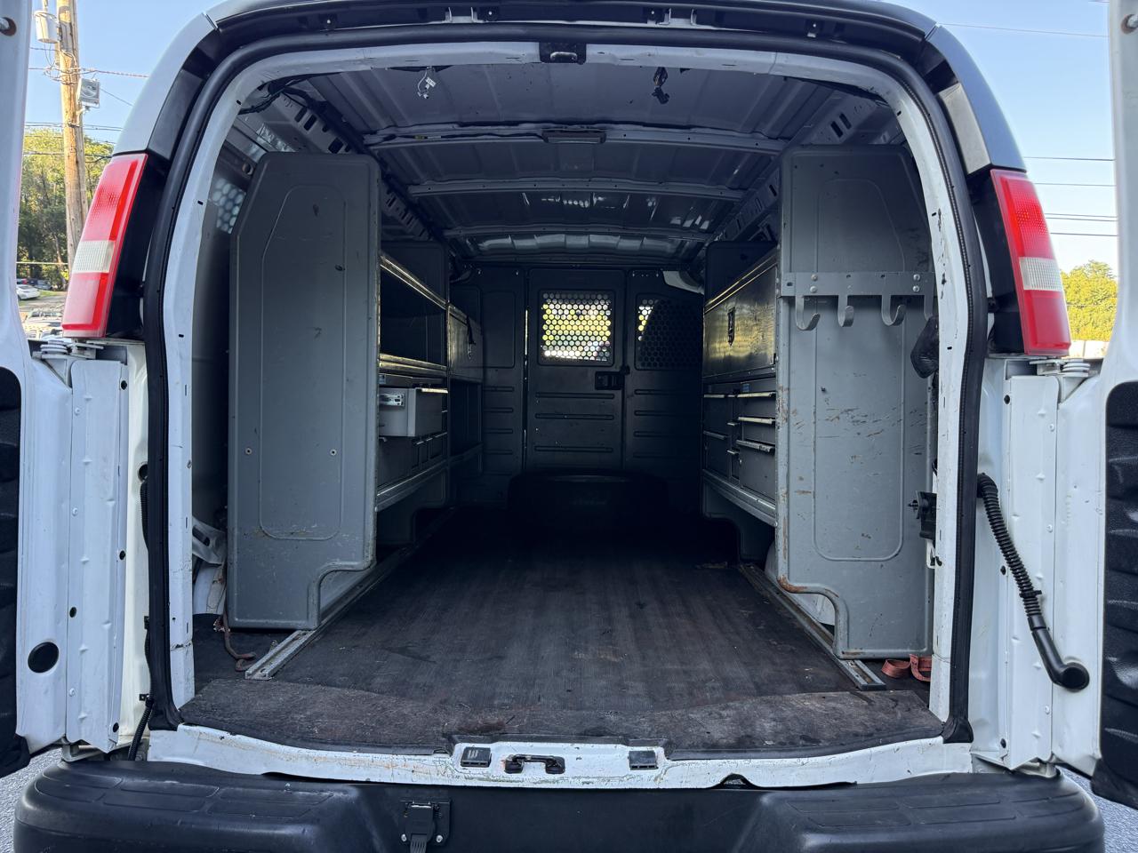 Chevrolet Express Cargo Van RWD 2500 135" 2014