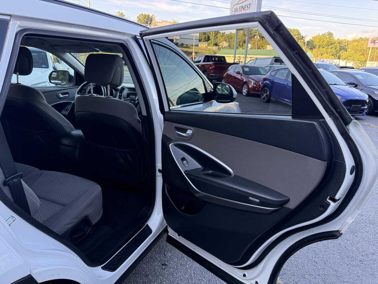 Hyundai Santa Fe FWD 4dr GLS 2015