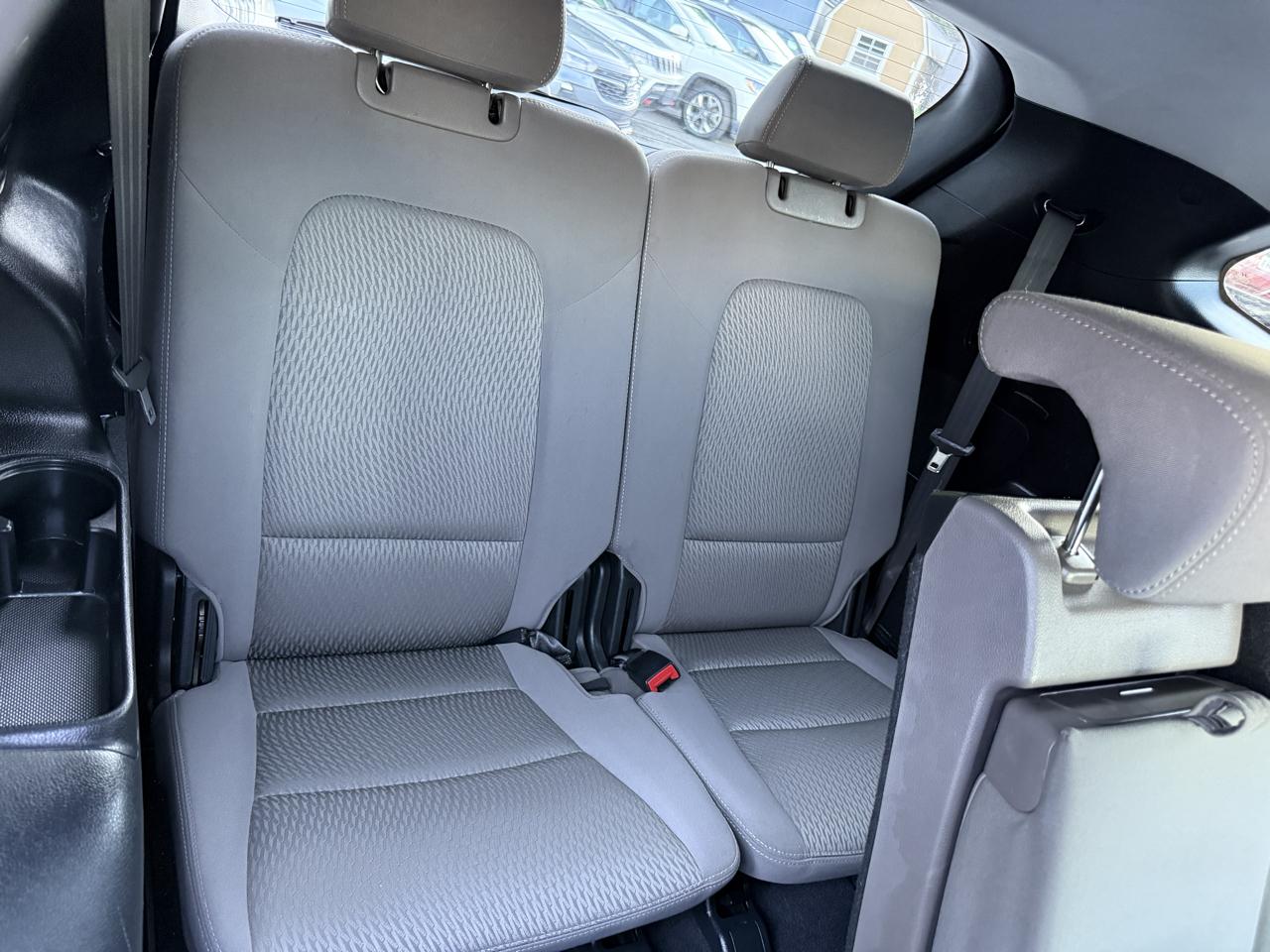 Hyundai Santa Fe FWD 4dr GLS 2015