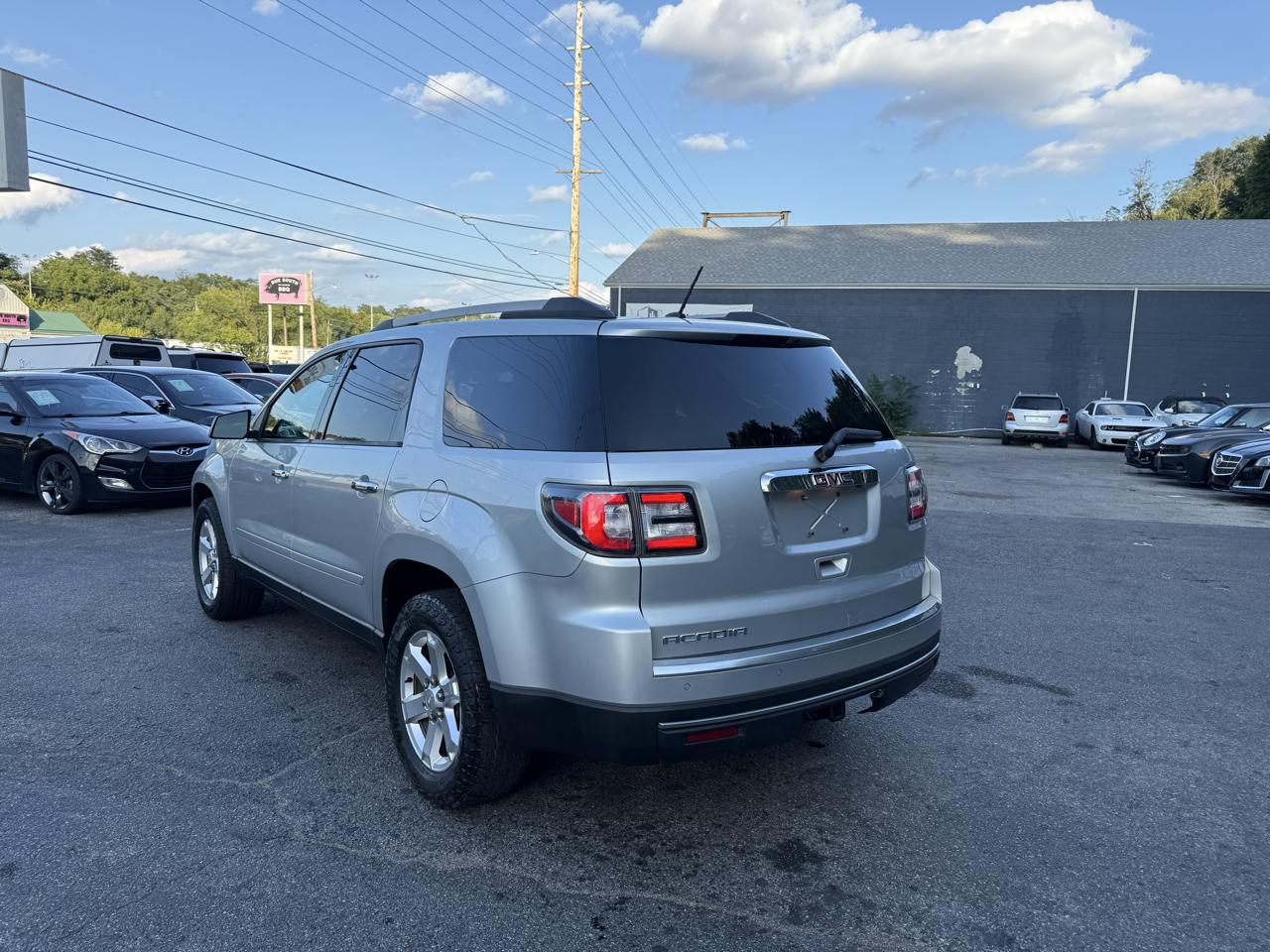 GMC Acadia FWD 4dr SLE w/SLE-2 2015