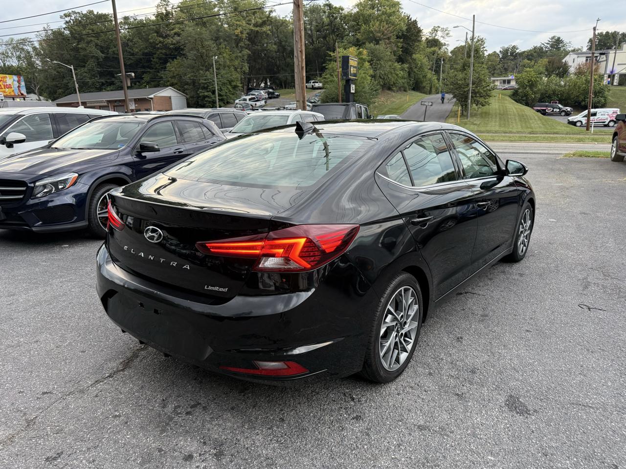 Hyundai Elantra Limited IVT SULEV 2020