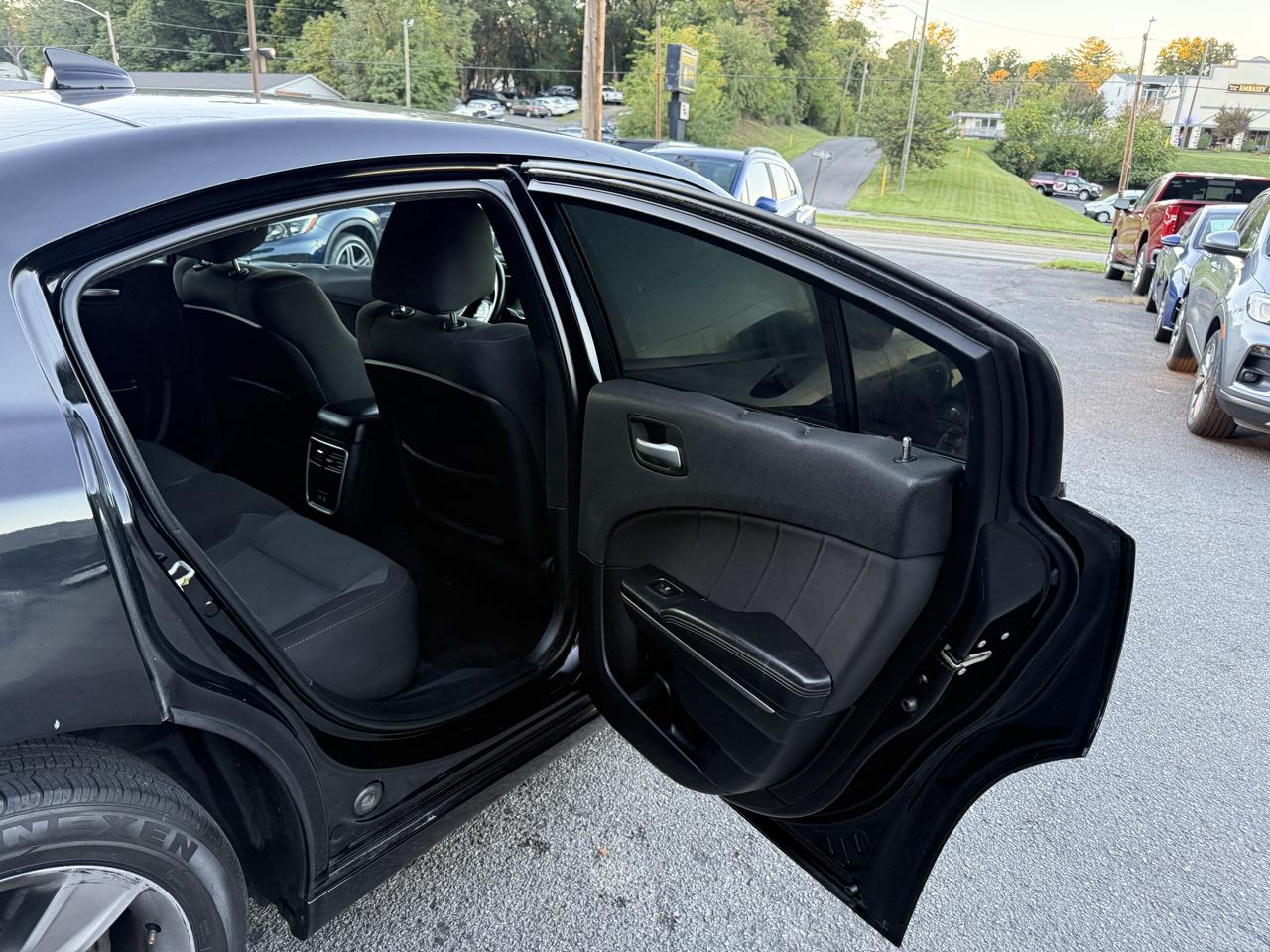 Dodge Charger SXT Plus RWD 2018