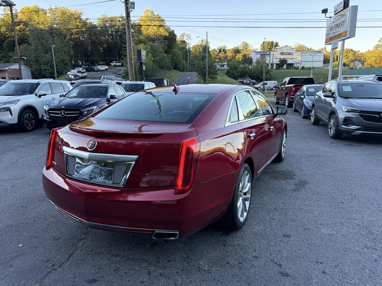 Cadillac XTS 4dr Sdn Premium FWD 2013