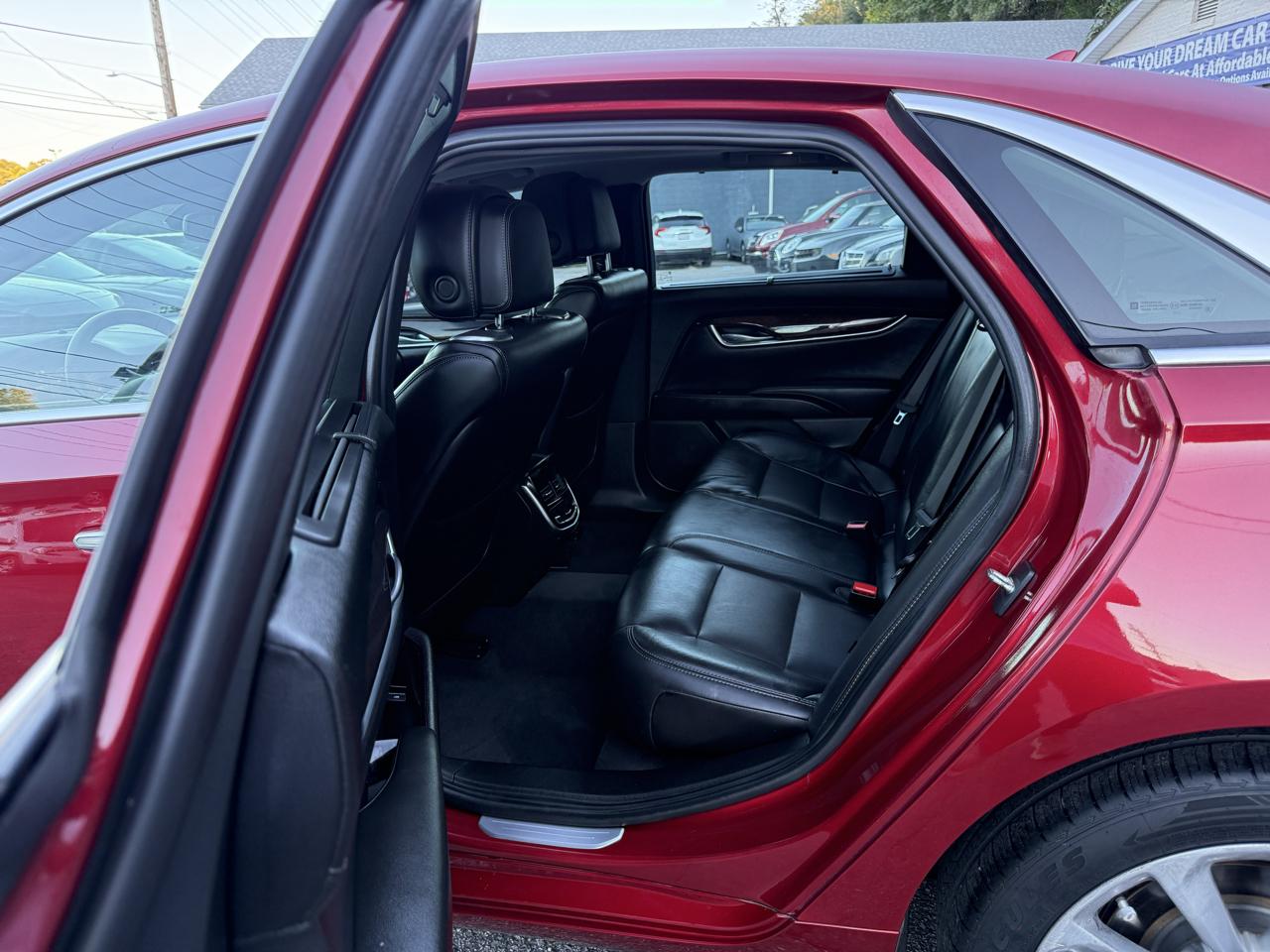 Cadillac XTS 4dr Sdn Premium FWD 2013