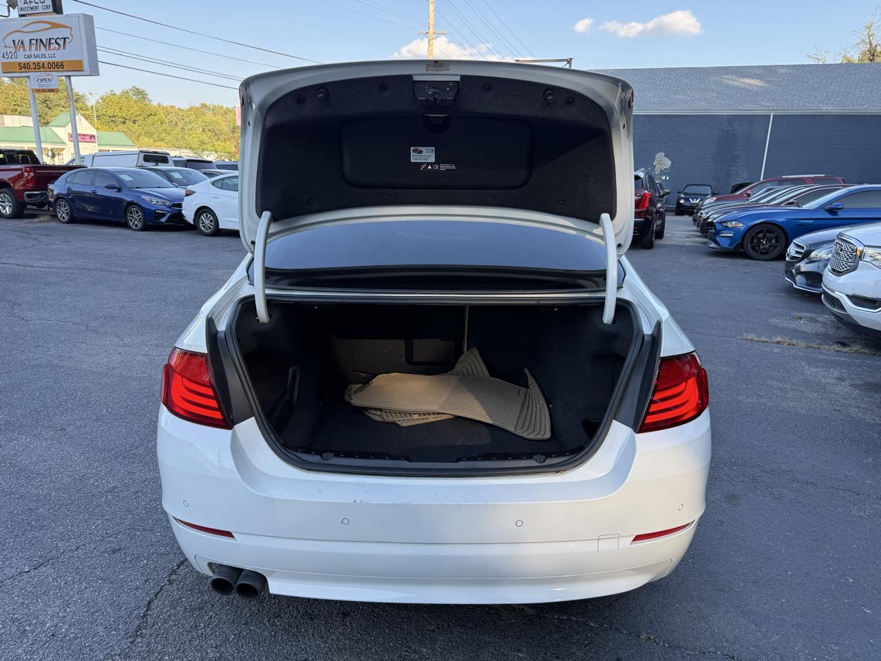BMW 5 Series 4dr Sdn 528i RWD 2013