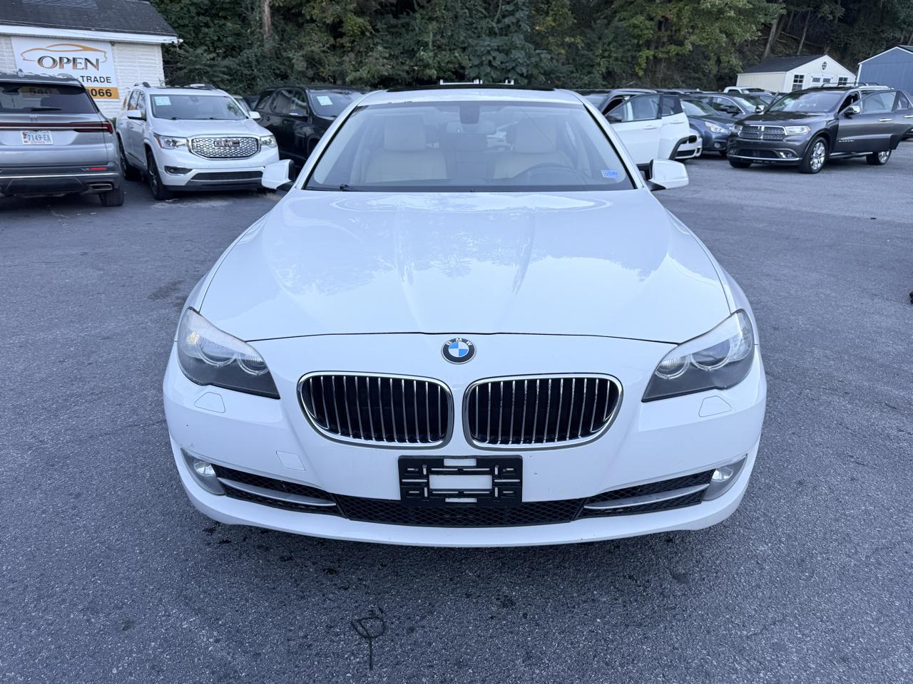 BMW 5 Series 4dr Sdn 528i RWD 2013